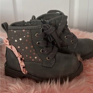 Dr. Scholl's Kids Gray Boots with Star and Pink Ruffle